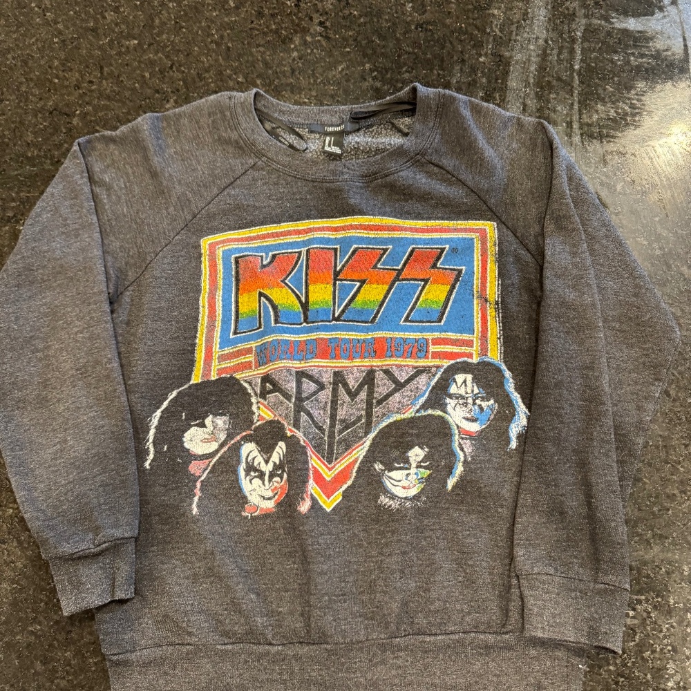 Forever 21 small gray women’s Kiss world tour graphic design